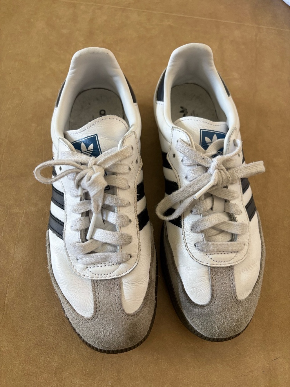 ADIDAS SAMBAS - BLACK & WHITE